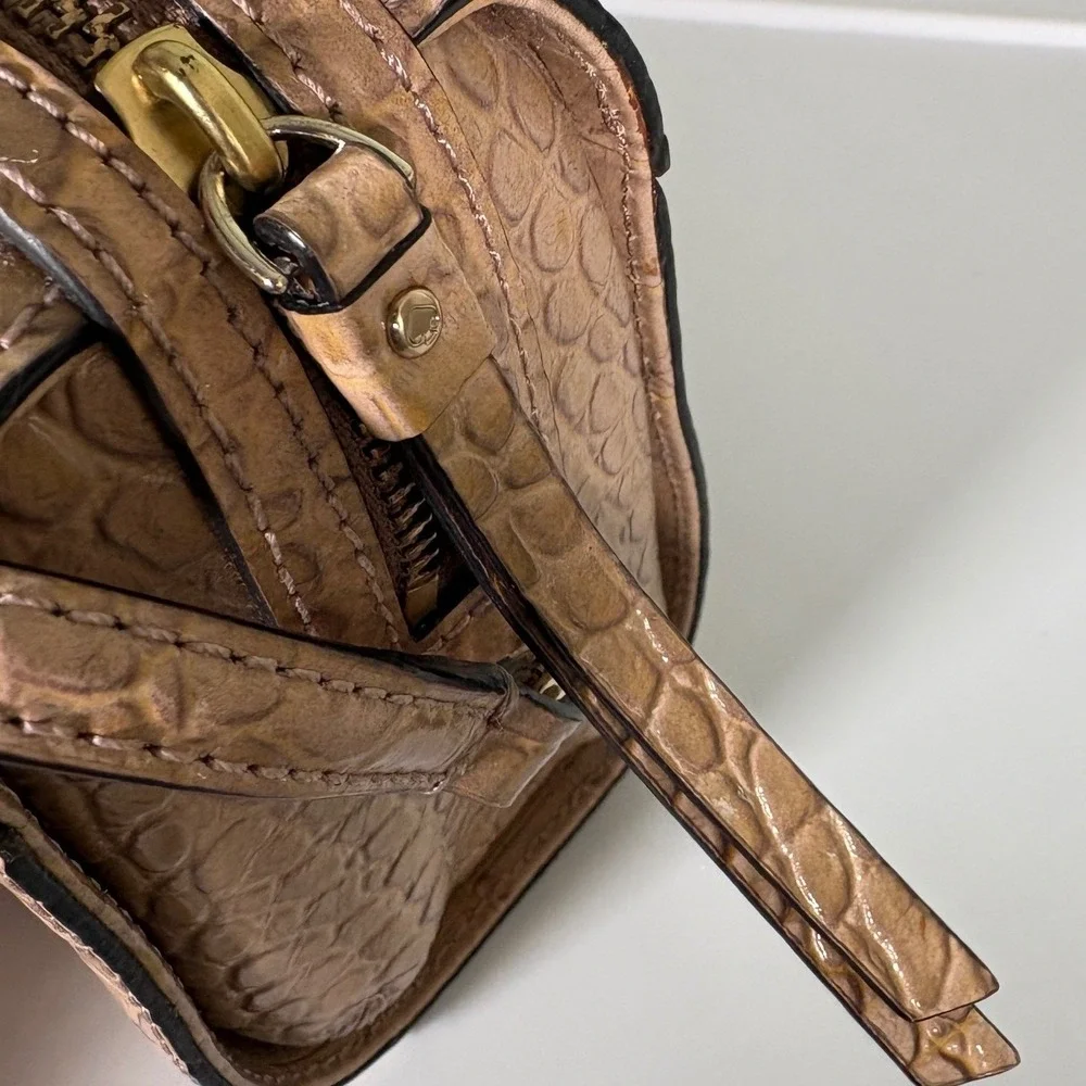 Kate Spade Perri Lane Rosey Beige Croc Embossed Leather Camera Crossbody‎ Bag